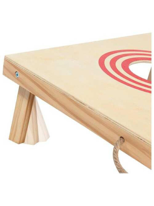 Cornhole throwing game